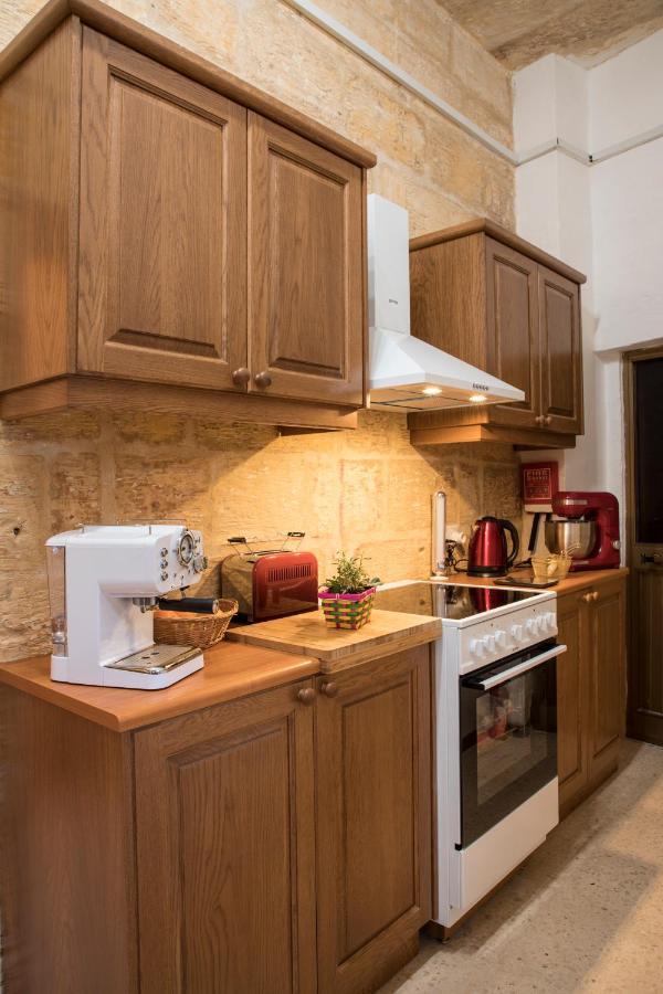 Вілла Tal-Karmnu Entire House With Private Heated Pool And Jacuzzi Kirkop Екстер'єр фото